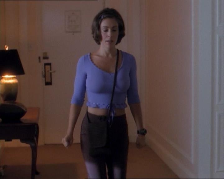 Charmed-Online_dot_net-1x03ThankYouForNotMorphing0630.jpg Charmed-Online_dot_net-1x03ThankYouForNotMorphing0630.jpg