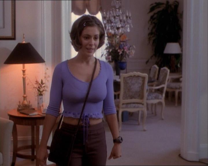 Charmed-Online_dot_net-1x03ThankYouForNotMorphing0641.jpg Charmed-Online_dot_net-1x03ThankYouForNotMorphing0641.jpg