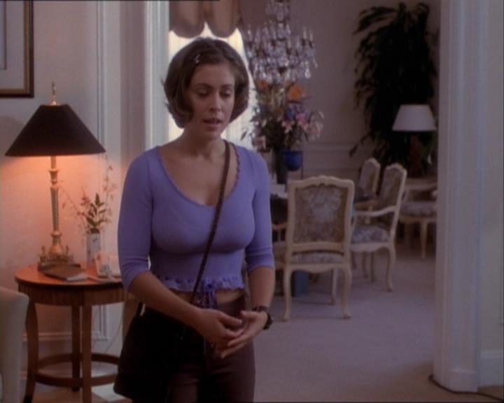 Charmed-Online_dot_net-1x03ThankYouForNotMorphing0654.jpg