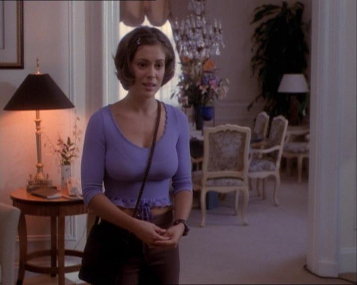 Charmed-Online_dot_net-1x03ThankYouForNotMorphing0655.jpg