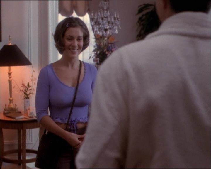 Charmed-Online_dot_net-1x03ThankYouForNotMorphing0659.jpg Charmed-Online_dot_net-1x03ThankYouForNotMorphing0659.jpg