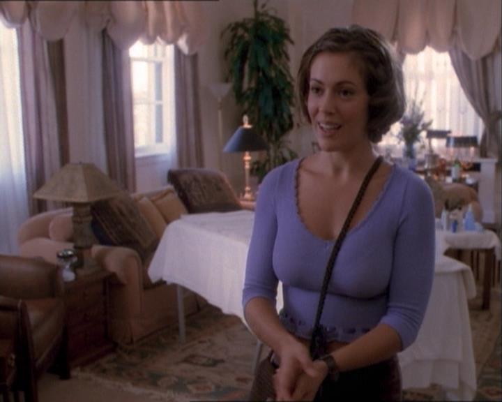 Charmed-Online_dot_net-1x03ThankYouForNotMorphing0698.jpg Charmed-Online_dot_net-1x03ThankYouForNotMorphing0698.jpg