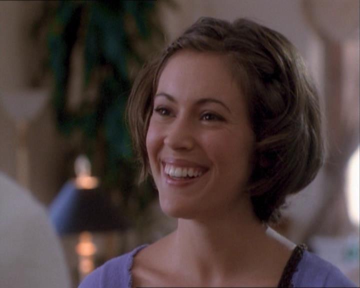 Charmed-Online_dot_net-1x03ThankYouForNotMorphing0713.jpg Charmed-Online_dot_net-1x03ThankYouForNotMorphing0713.jpg