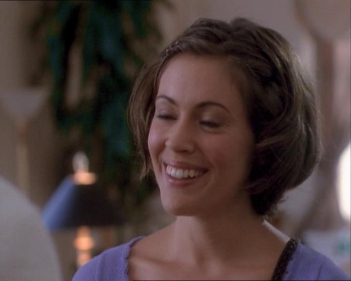 Charmed-Online_dot_net-1x03ThankYouForNotMorphing0714.jpg