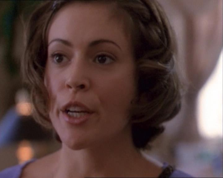Charmed-Online_dot_net-1x03ThankYouForNotMorphing0742.jpg