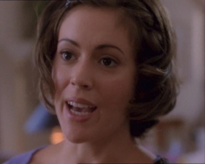 Charmed-Online_dot_net-1x03ThankYouForNotMorphing0743.jpg