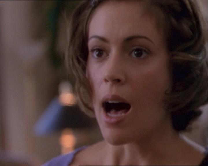 Charmed-Online_dot_net-1x03ThankYouForNotMorphing0744.jpg