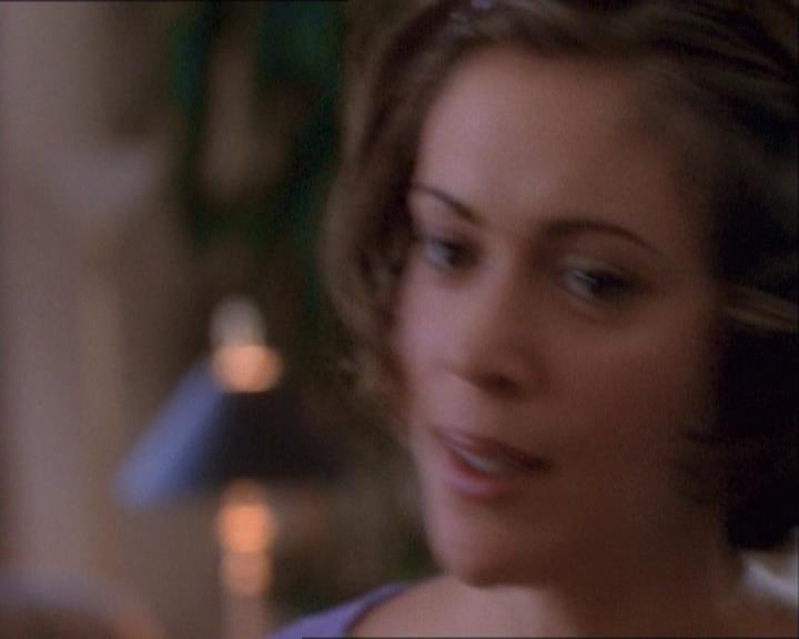 Charmed-Online_dot_net-1x03ThankYouForNotMorphing0746.jpg