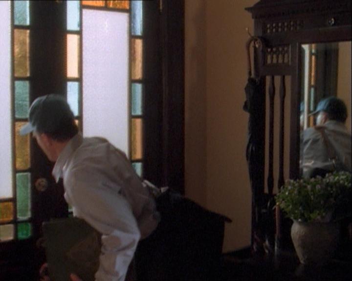 Charmed-Online_dot_net-1x03ThankYouForNotMorphing0833.jpg Charmed-Online_dot_net-1x03ThankYouForNotMorphing0833.jpg