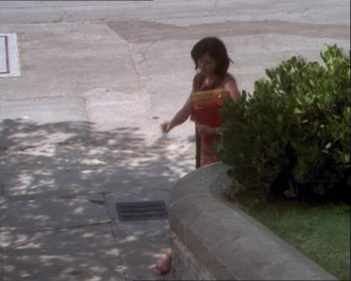 Charmed-Online_dot_net-1x03ThankYouForNotMorphing0851.jpg Charmed-Online_dot_net-1x03ThankYouForNotMorphing0851.jpg