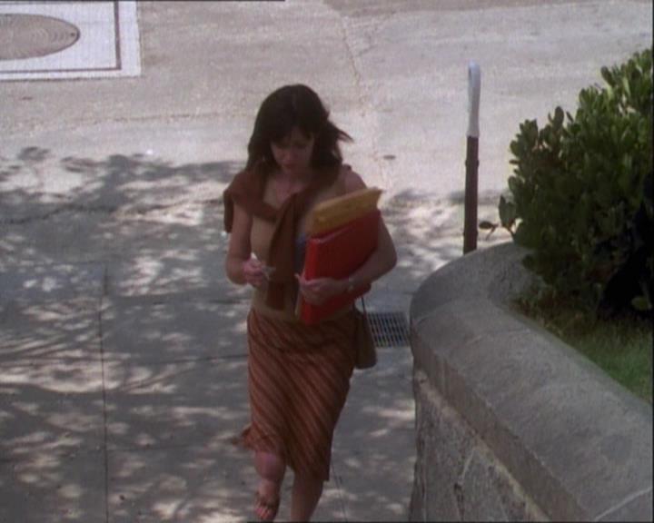 Charmed-Online_dot_net-1x03ThankYouForNotMorphing0852.jpg