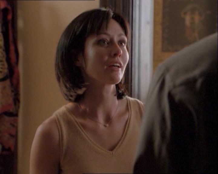 Charmed-Online_dot_net-1x03ThankYouForNotMorphing0897.jpg Charmed-Online_dot_net-1x03ThankYouForNotMorphing0897.jpg