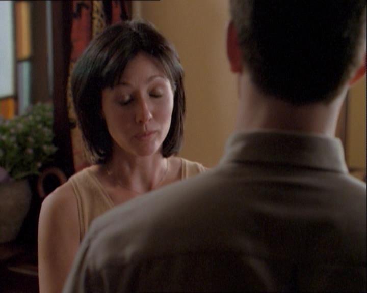 Charmed-Online_dot_net-1x03ThankYouForNotMorphing0909.jpg Charmed-Online_dot_net-1x03ThankYouForNotMorphing0909.jpg