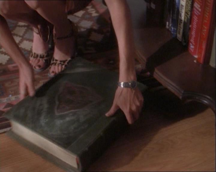 Charmed-Online_dot_net-1x03ThankYouForNotMorphing0940.jpg Charmed-Online_dot_net-1x03ThankYouForNotMorphing0940.jpg