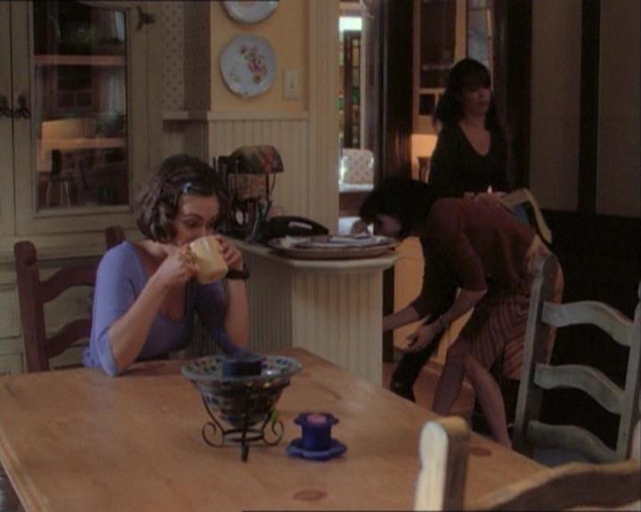 Charmed-Online_dot_net-1x03ThankYouForNotMorphing0976.jpg