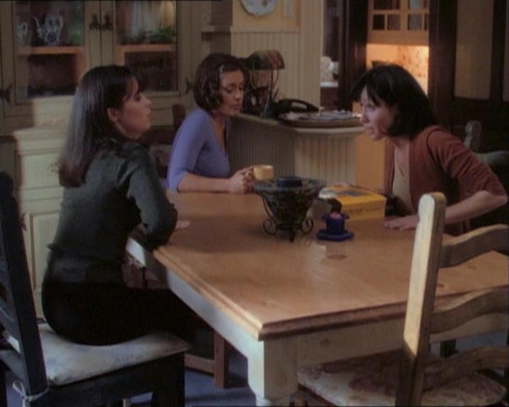 Charmed-Online_dot_net-1x03ThankYouForNotMorphing0983.jpg