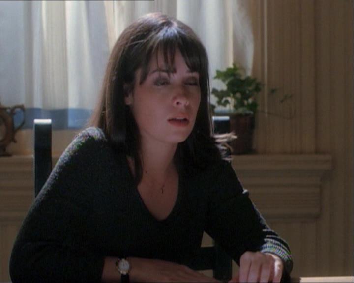 Charmed-Online_dot_net-1x03ThankYouForNotMorphing0991.jpg