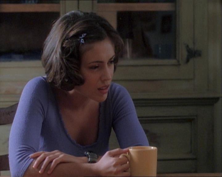 Charmed-Online_dot_net-1x03ThankYouForNotMorphing0996.jpg
