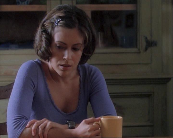 Charmed-Online_dot_net-1x03ThankYouForNotMorphing0998.jpg
