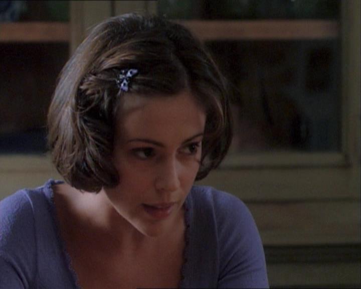 Charmed-Online_dot_net-1x03ThankYouForNotMorphing1026.jpg Charmed-Online_dot_net-1x03ThankYouForNotMorphing1026.jpg