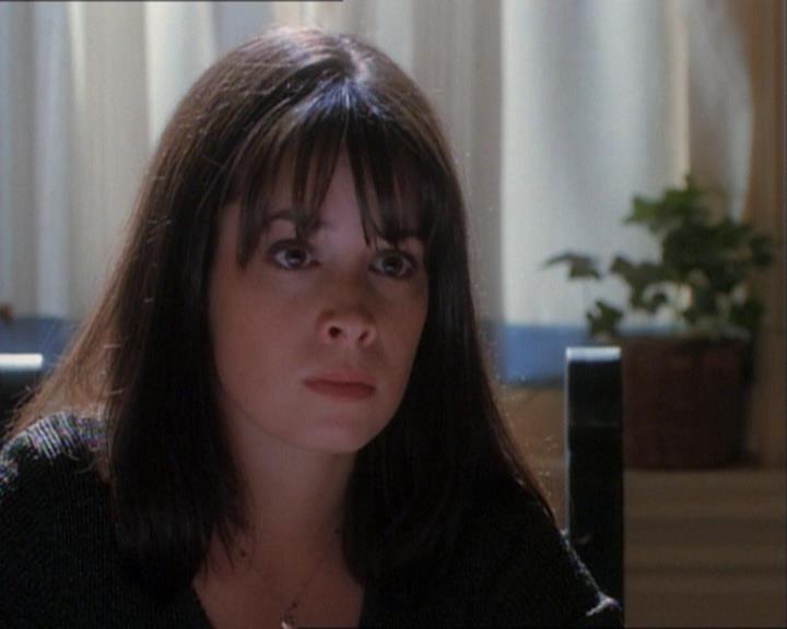 Charmed-Online_dot_net-1x03ThankYouForNotMorphing1030.jpg Charmed-Online_dot_net-1x03ThankYouForNotMorphing1030.jpg