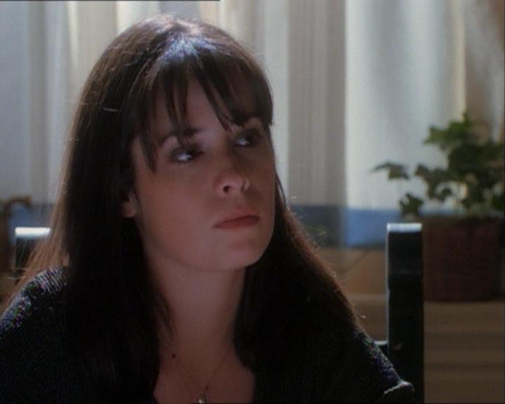 Charmed-Online_dot_net-1x03ThankYouForNotMorphing1038.jpg Charmed-Online_dot_net-1x03ThankYouForNotMorphing1038.jpg