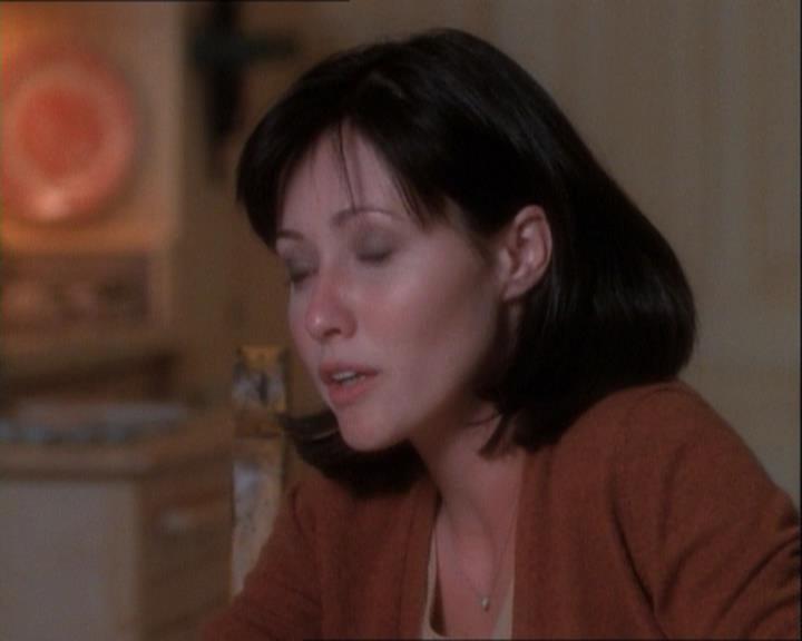 Charmed-Online_dot_net-1x03ThankYouForNotMorphing1043.jpg