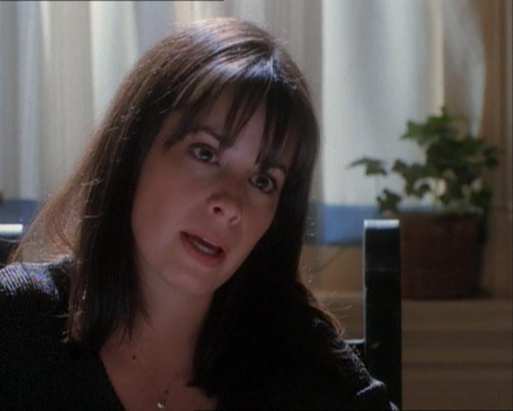 Charmed-Online_dot_net-1x03ThankYouForNotMorphing1052.jpg Charmed-Online_dot_net-1x03ThankYouForNotMorphing1052.jpg