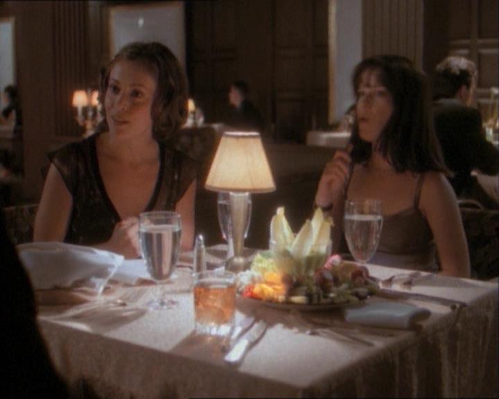 Charmed-Online_dot_net-1x03ThankYouForNotMorphing1072.jpg Charmed-Online_dot_net-1x03ThankYouForNotMorphing1072.jpg