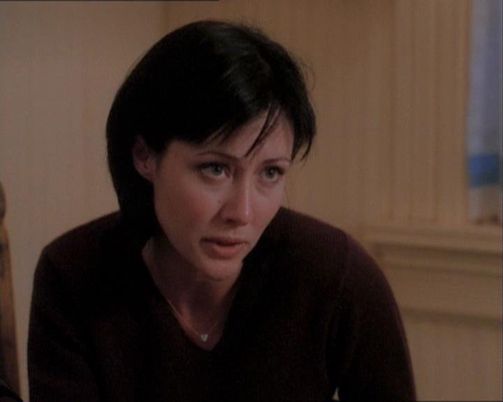 Charmed-Online_dot_net-1x03ThankYouForNotMorphing1174.jpg Charmed-Online_dot_net-1x03ThankYouForNotMorphing1174.jpg