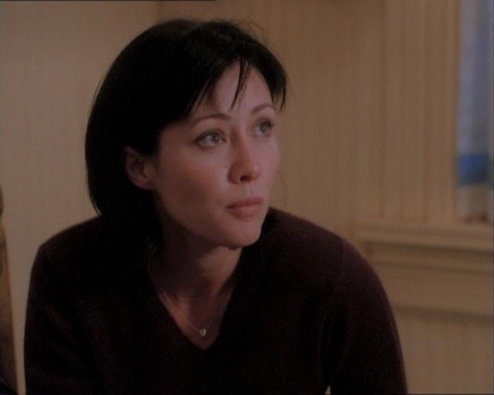 Charmed-Online_dot_net-1x03ThankYouForNotMorphing1183.jpg Charmed-Online_dot_net-1x03ThankYouForNotMorphing1183.jpg