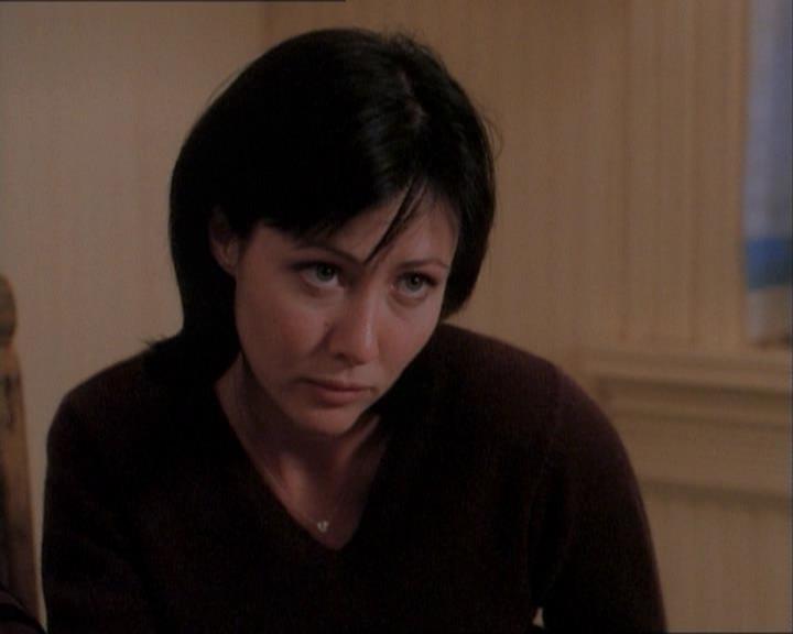 Charmed-Online_dot_net-1x03ThankYouForNotMorphing1218.jpg Charmed-Online_dot_net-1x03ThankYouForNotMorphing1218.jpg