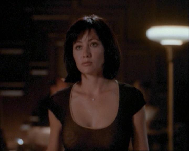 Charmed-Online_dot_net-1x03ThankYouForNotMorphing1232.jpg Charmed-Online_dot_net-1x03ThankYouForNotMorphing1232.jpg