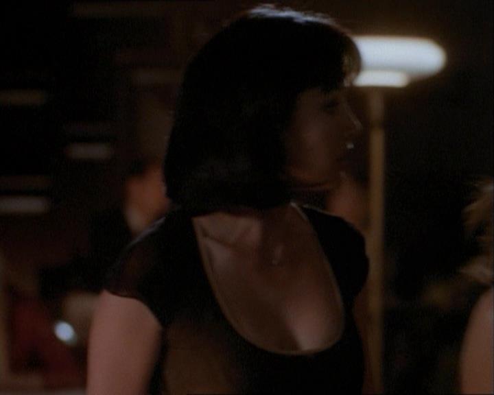 Charmed-Online_dot_net-1x03ThankYouForNotMorphing1289.jpg Charmed-Online_dot_net-1x03ThankYouForNotMorphing1289.jpg