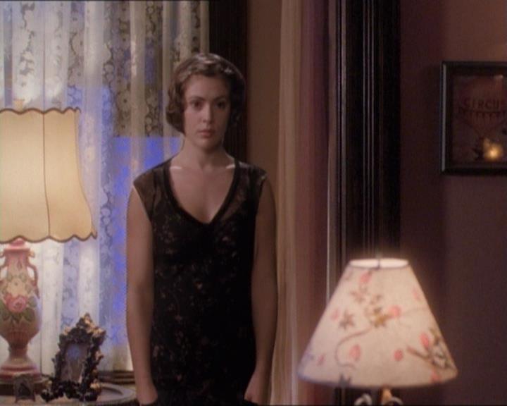 Charmed-Online_dot_net-1x03ThankYouForNotMorphing1347.jpg Charmed-Online_dot_net-1x03ThankYouForNotMorphing1347.jpg