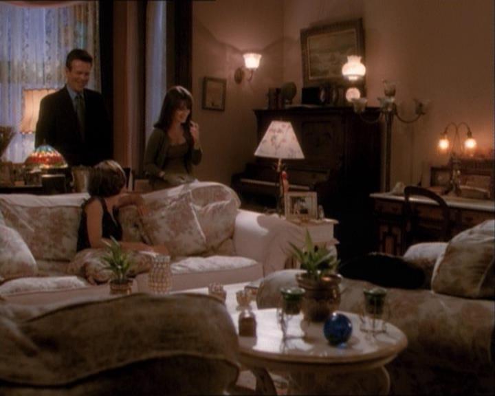 Charmed-Online_dot_net-1x03ThankYouForNotMorphing1415.jpg Charmed-Online_dot_net-1x03ThankYouForNotMorphing1415.jpg