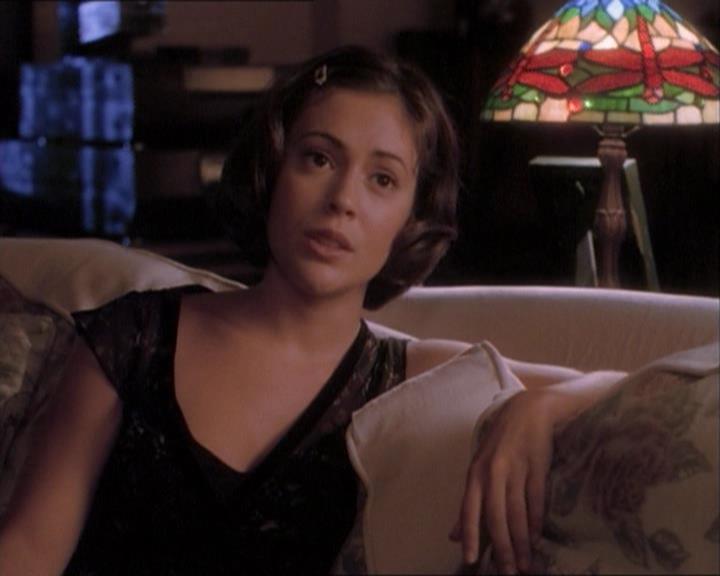 Charmed-Online_dot_net-1x03ThankYouForNotMorphing1434.jpg Charmed-Online_dot_net-1x03ThankYouForNotMorphing1434.jpg