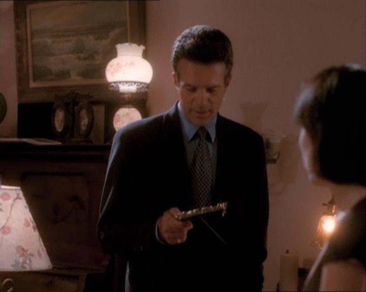 Charmed-Online_dot_net-1x03ThankYouForNotMorphing1444.jpg Charmed-Online_dot_net-1x03ThankYouForNotMorphing1444.jpg