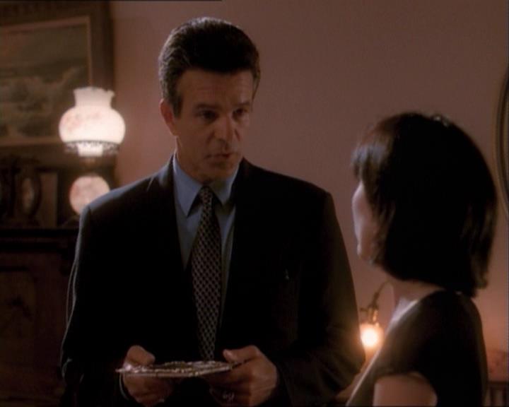 Charmed-Online_dot_net-1x03ThankYouForNotMorphing1448.jpg Charmed-Online_dot_net-1x03ThankYouForNotMorphing1448.jpg