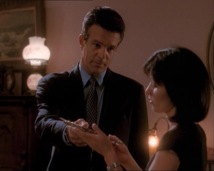 Charmed-Online_dot_net-1x03ThankYouForNotMorphing1454.jpg Charmed-Online_dot_net-1x03ThankYouForNotMorphing1454.jpg