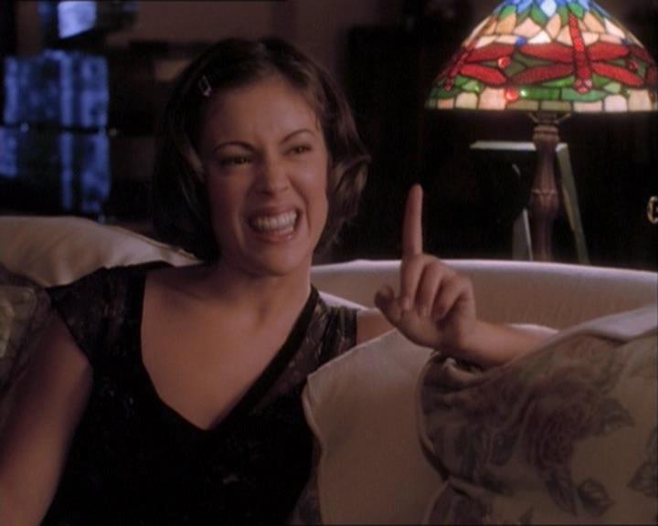 Charmed-Online_dot_net-1x03ThankYouForNotMorphing1473.jpg Charmed-Online_dot_net-1x03ThankYouForNotMorphing1473.jpg