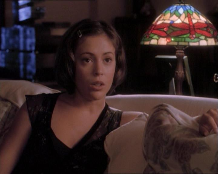 Charmed-Online_dot_net-1x03ThankYouForNotMorphing1483.jpg Charmed-Online_dot_net-1x03ThankYouForNotMorphing1483.jpg