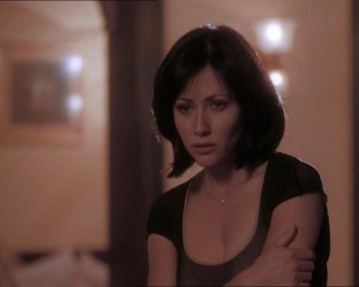 Charmed-Online_dot_net-1x03ThankYouForNotMorphing1503.jpg Charmed-Online_dot_net-1x03ThankYouForNotMorphing1503.jpg