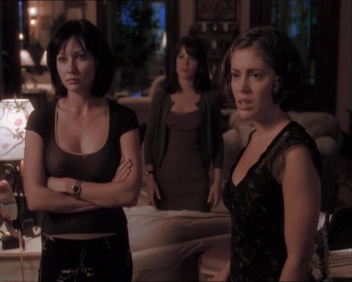 Charmed-Online_dot_net-1x03ThankYouForNotMorphing1638.jpg