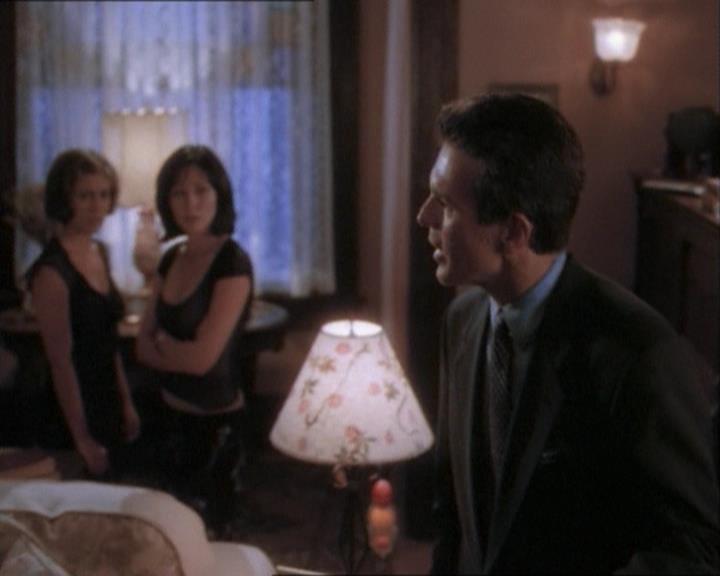 Charmed-Online_dot_net-1x03ThankYouForNotMorphing1658.jpg Charmed-Online_dot_net-1x03ThankYouForNotMorphing1658.jpg