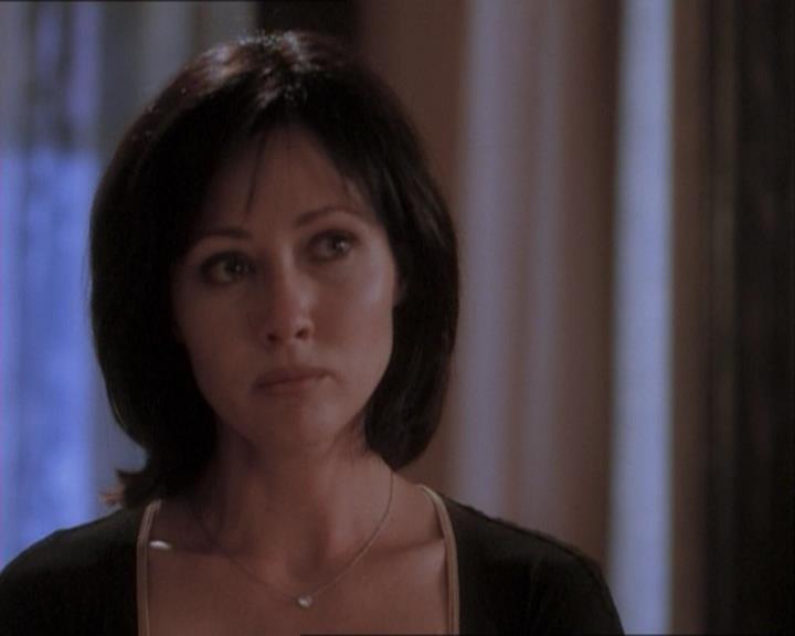 Charmed-Online_dot_net-1x03ThankYouForNotMorphing1678.jpg