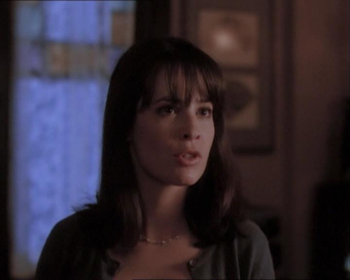 Charmed-Online_dot_net-1x03ThankYouForNotMorphing1706.jpg
