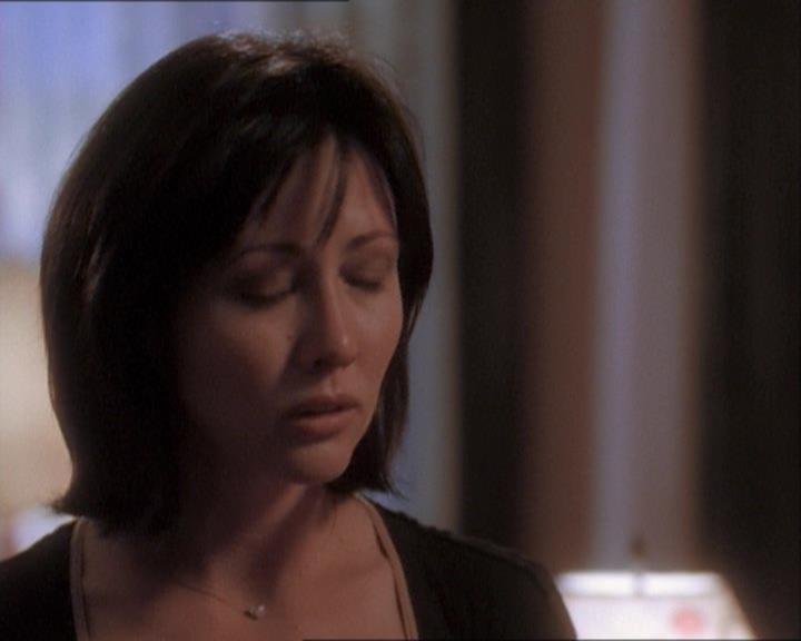 Charmed-Online_dot_net-1x03ThankYouForNotMorphing1788.jpg Charmed-Online_dot_net-1x03ThankYouForNotMorphing1788.jpg