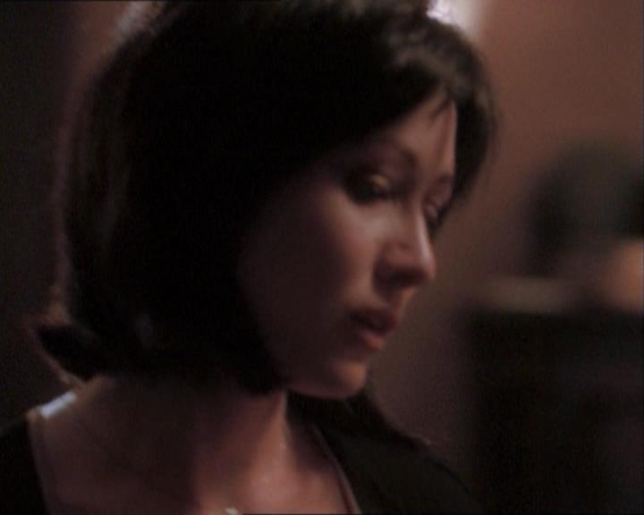 Charmed-Online_dot_net-1x03ThankYouForNotMorphing1789.jpg Charmed-Online_dot_net-1x03ThankYouForNotMorphing1789.jpg