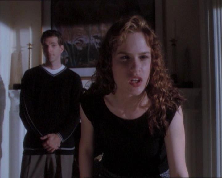 Charmed-Online_dot_net-1x03ThankYouForNotMorphing1882.jpg Charmed-Online_dot_net-1x03ThankYouForNotMorphing1882.jpg